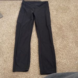 LULULEMON BLACK LEGGINGS SIZE4